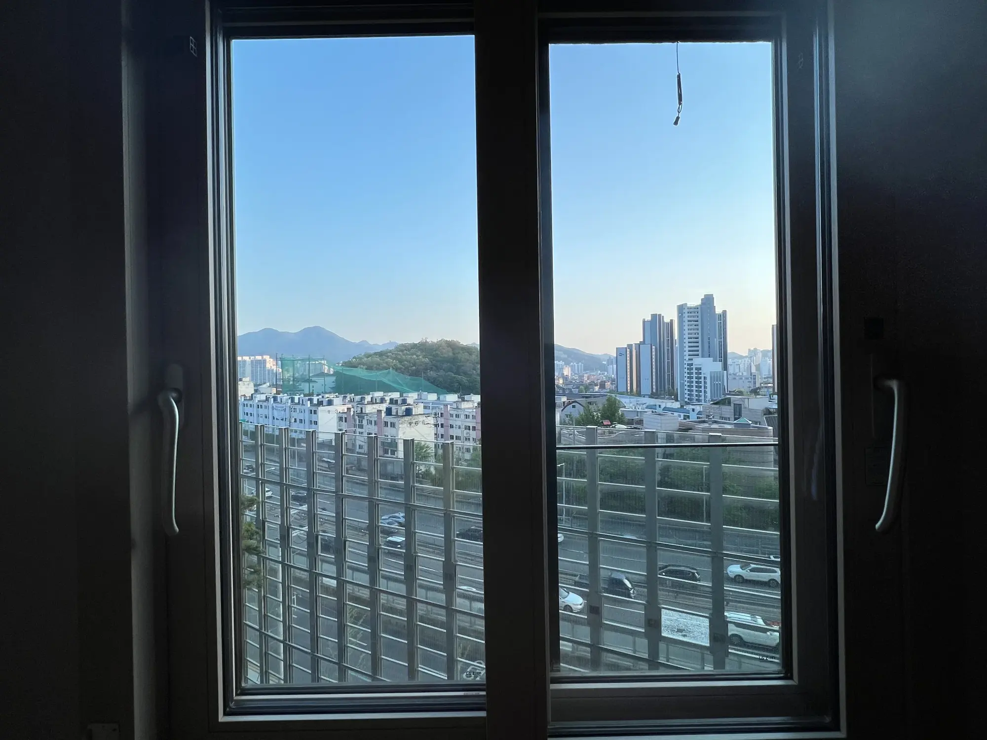 안양아파트유리창청소 작업 후 아파트 유리창 전경 사진